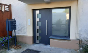 Front door & 'p' shape sidelight