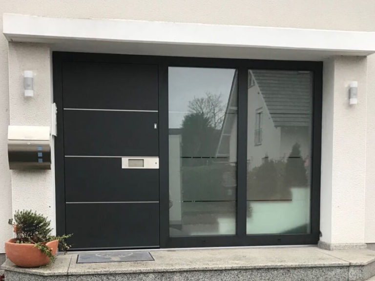 Front door with recessed handle