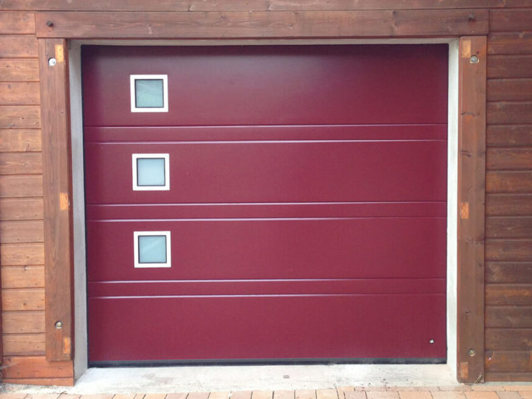 'Toprib' design garage door