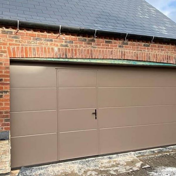 Sectional garage doors with wicket (17)