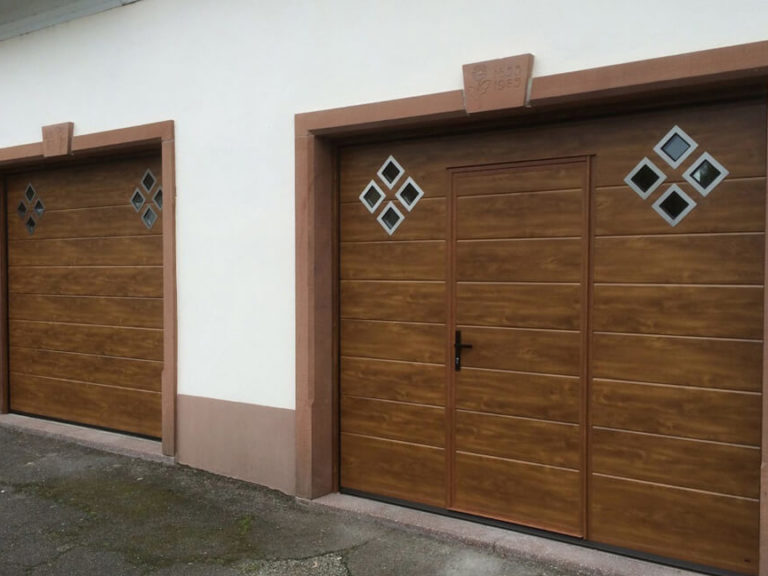 Sectional garage doors with wicket (5)
