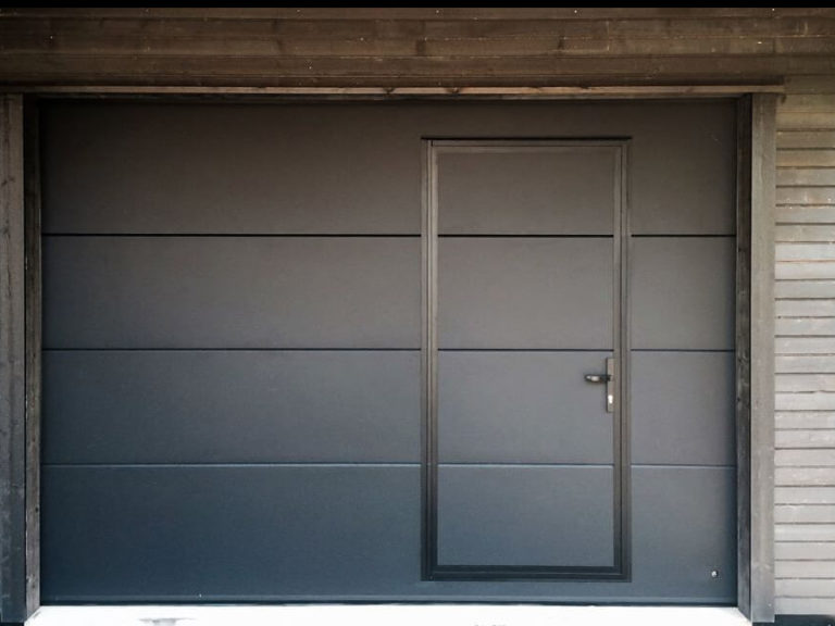 Sectional garage doors with wicket (8)