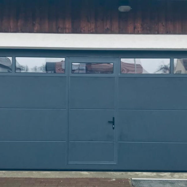 Sectional garage doors with wicket (9)