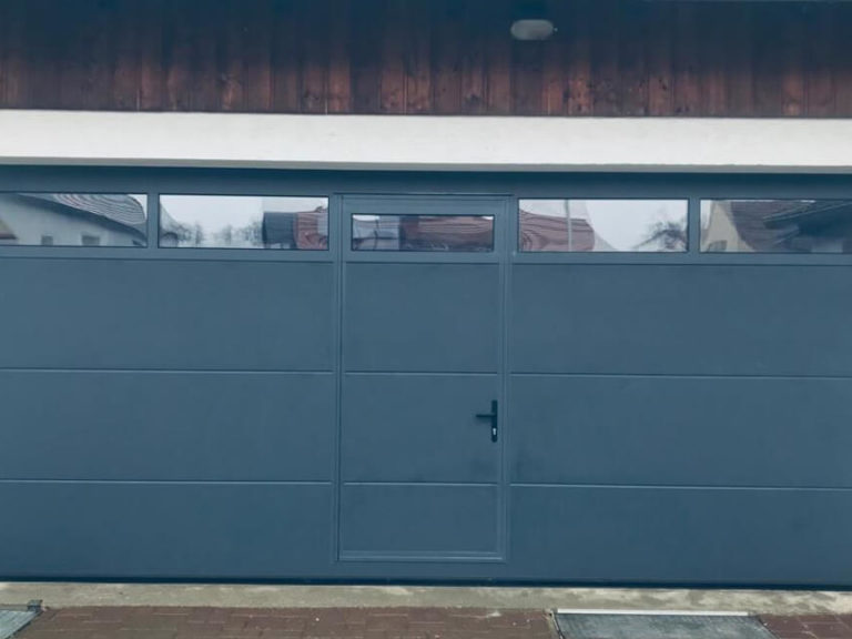 Sectional garage doors with wicket (9)