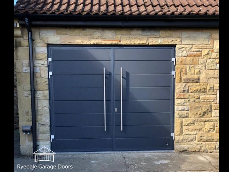 Side-Hinged Garage Door Midrib design & pull handles