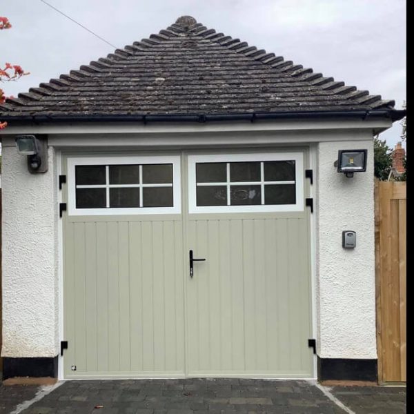 Side-Hinged Garage Door Traditional design & custom colour layout