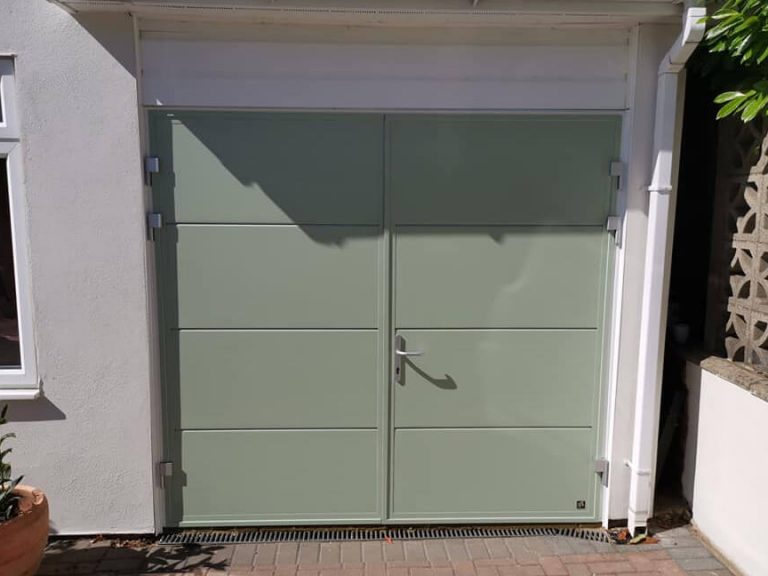 Side-Hinged Garage Door Horizontal layout & custom colour