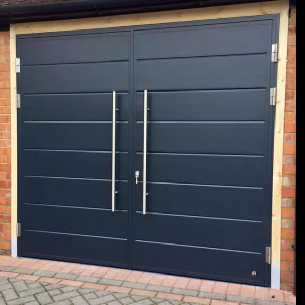 Side hinged door with pull handles