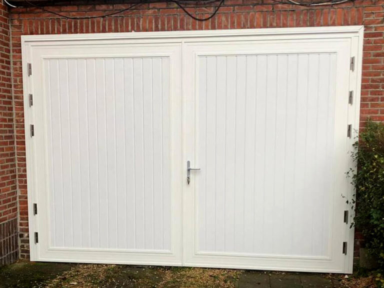 4 metres wide side hinged door