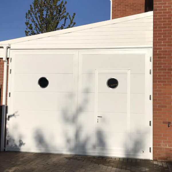 Side hinged door with wicket