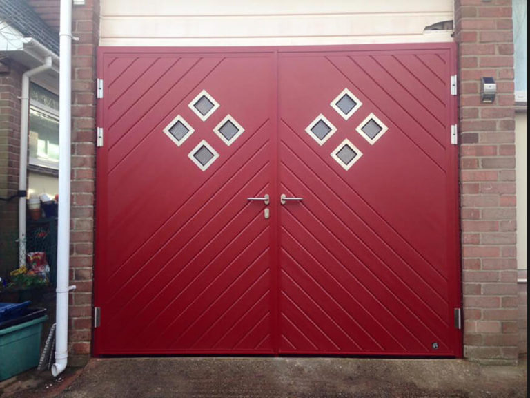 Side hinged garage door 'Diamond' design
