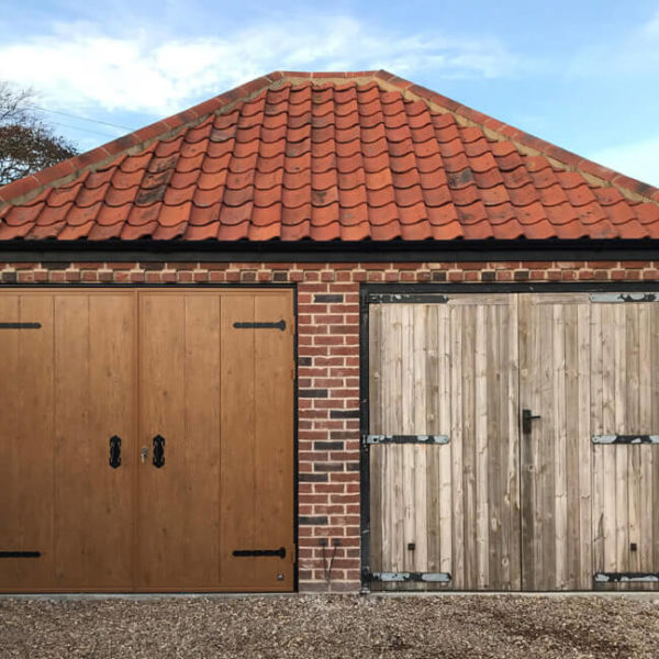 Side hinged door - 'Retro' design