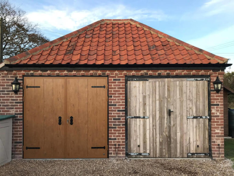 Side hinged door - 'Retro' design