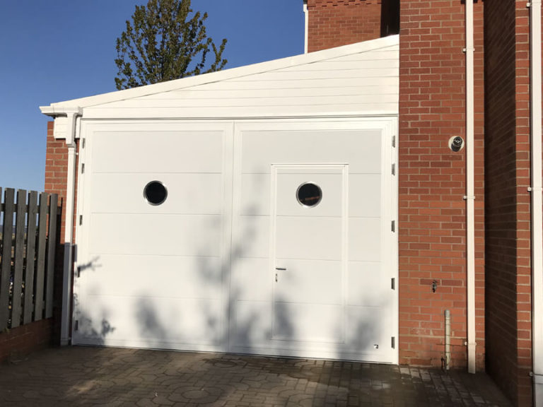 Side-hinged door 4x3 with wicket