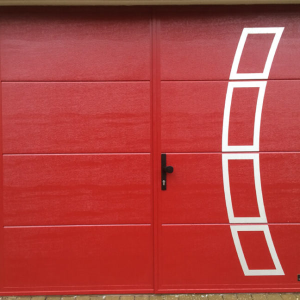 Side hinged door with 'Sails' applique