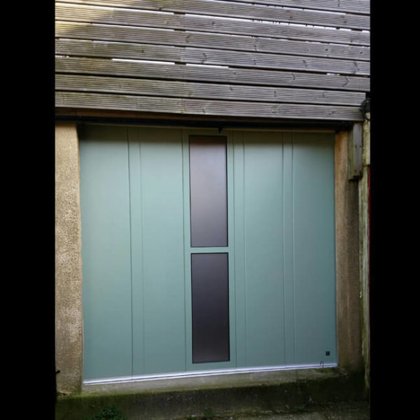 'Toprib' design door with centre glazed panel