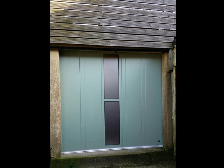 'Toprib' design door with centre glazed panel