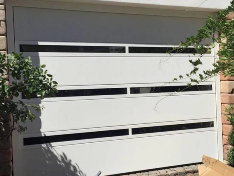'Slim-line' design garage door