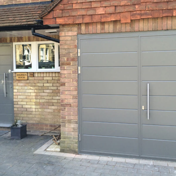 Front door layout matching side-hinged garage door layout