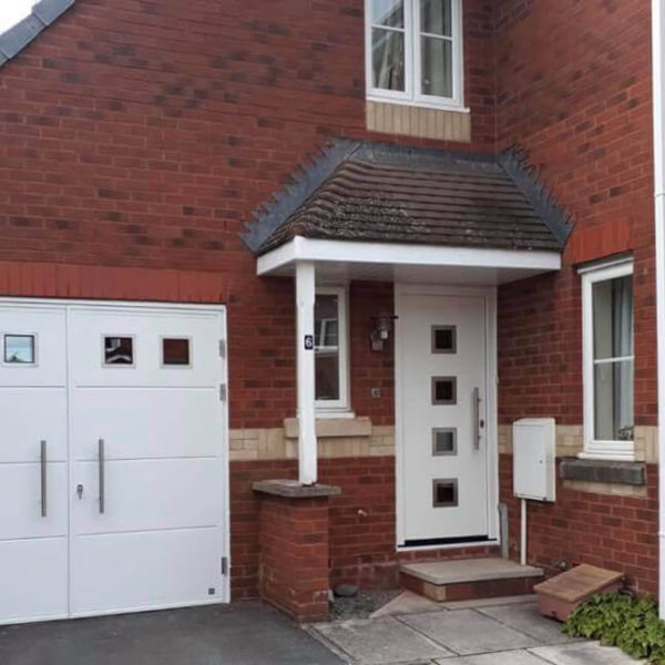 Side hinge and front door matching design