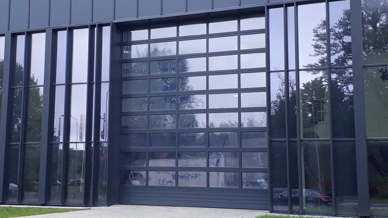 FV80 Glazed facade with Ultra-Thermo sectional door