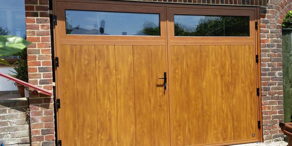 Side hinged garage doors Side hinged garage doors