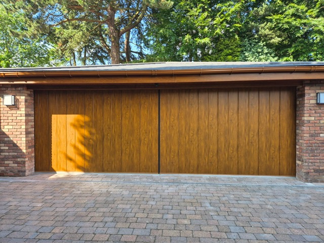 Garage doors Birmingham and London to Nottingham and Leeds Garage doors Birmingham and London to Nottingham and Leeds